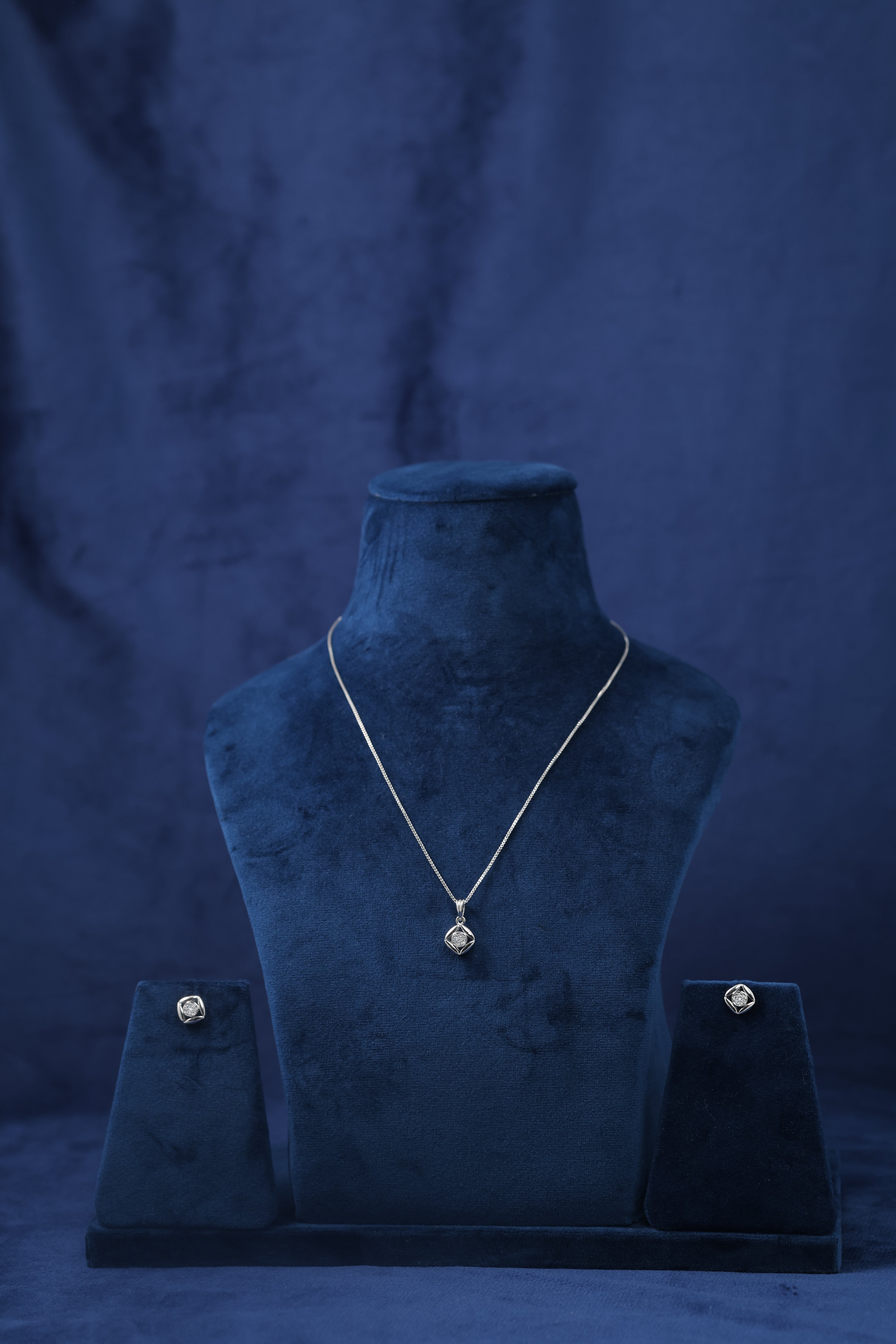 925 Silver solitairePendant with earrings and Chain for women & girls