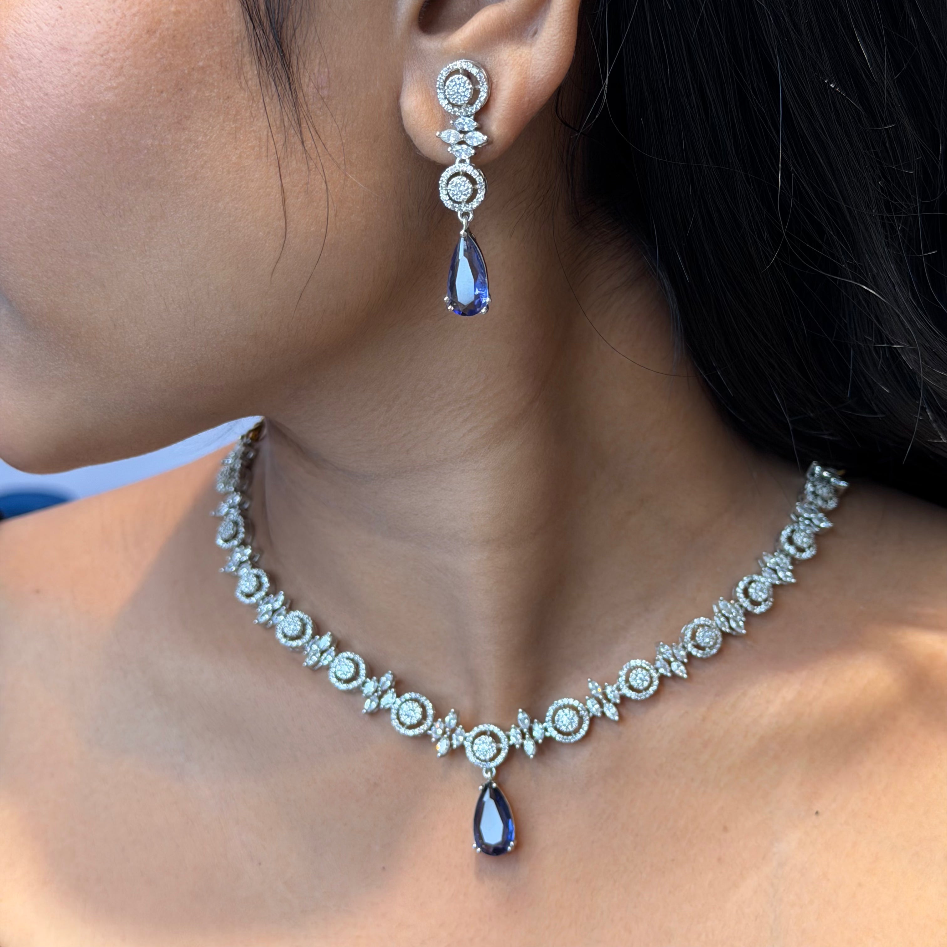 Sparkling CZ stone with 925 Silver Necklace set with Central Teardrop Stone