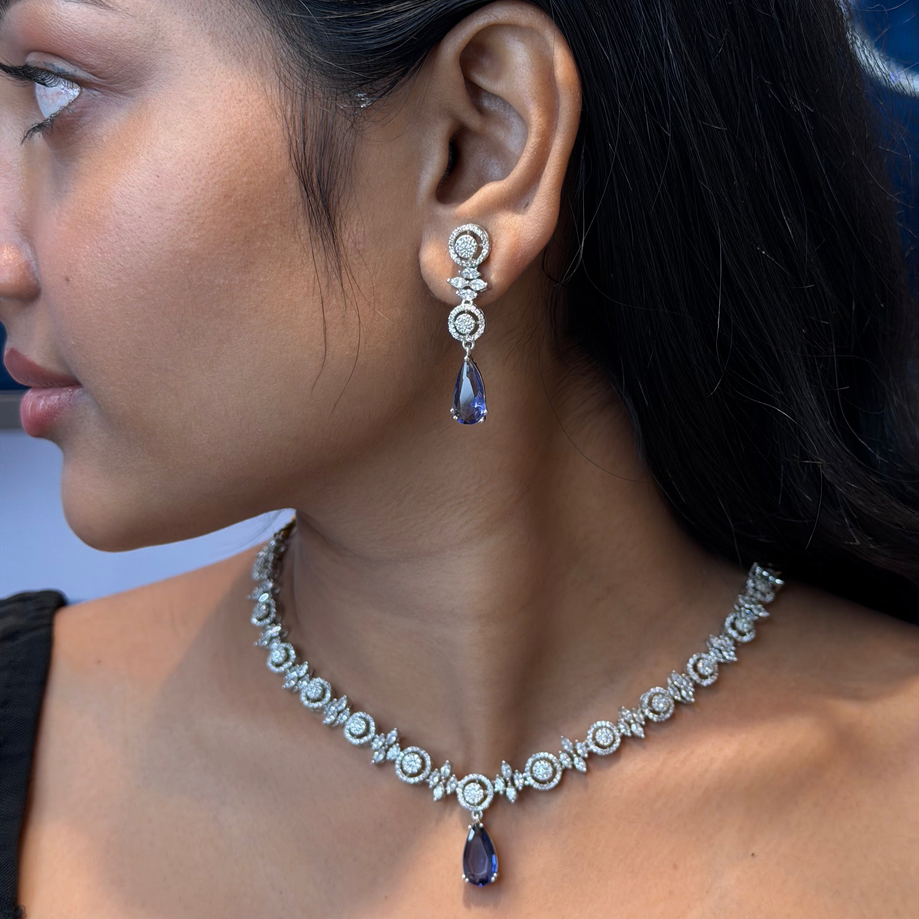 Sparkling CZ stone with 925 Silver Necklace set with Central Teardrop Stone