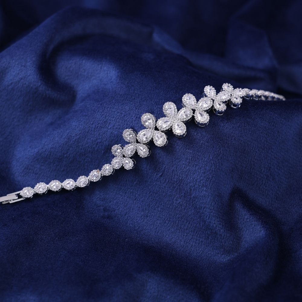 Brilliant Floral Tennis Bracelet made of 925 silver
