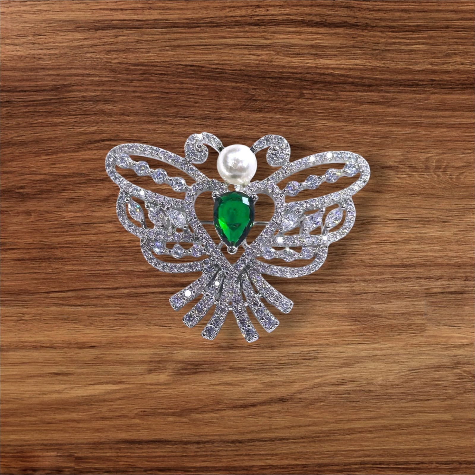 925 Sterling Silver Emerald-Green Jewel Bee/Moth Brooch
