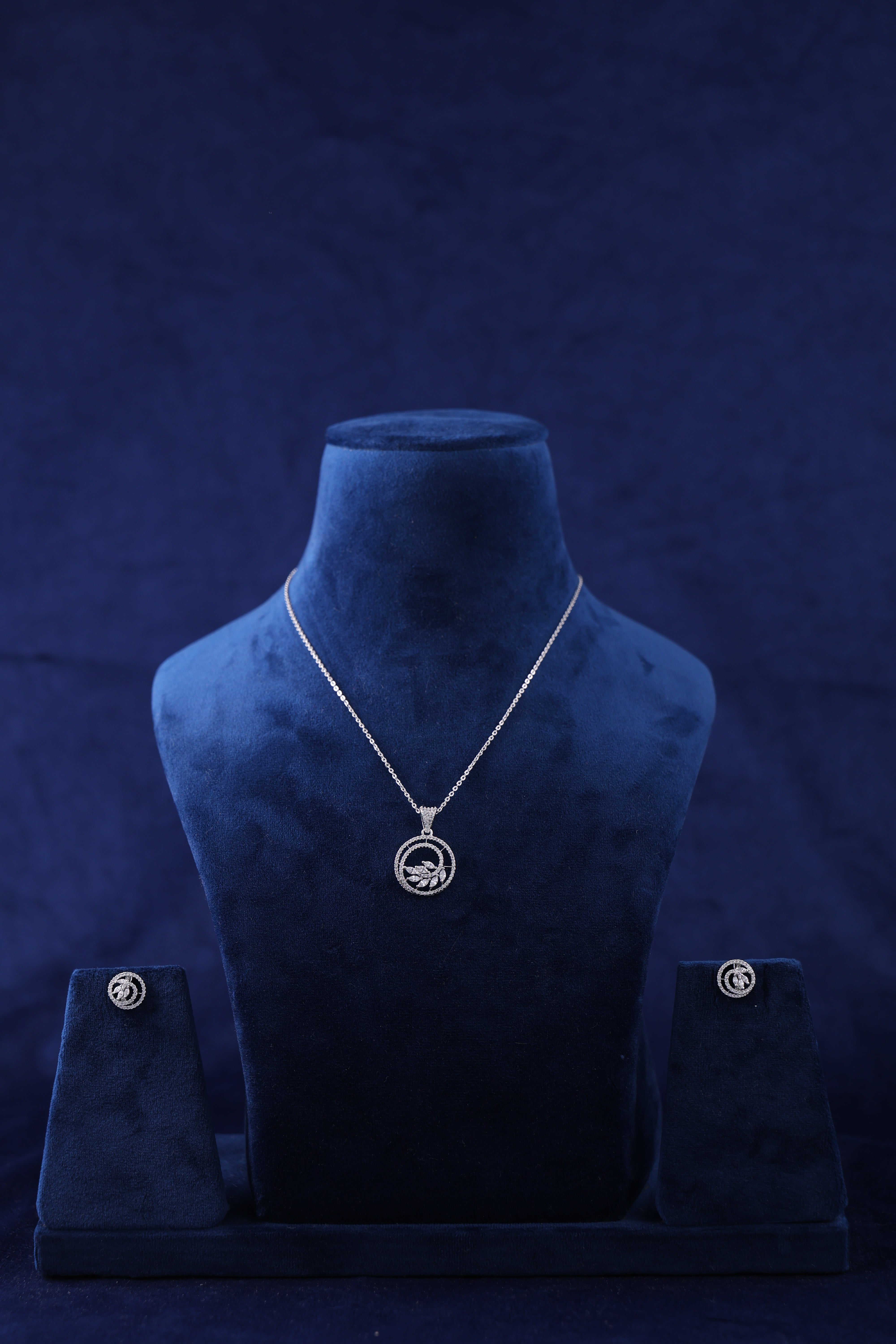 Silver floral round shape Pendant with earrings and Chainperfect gift for her